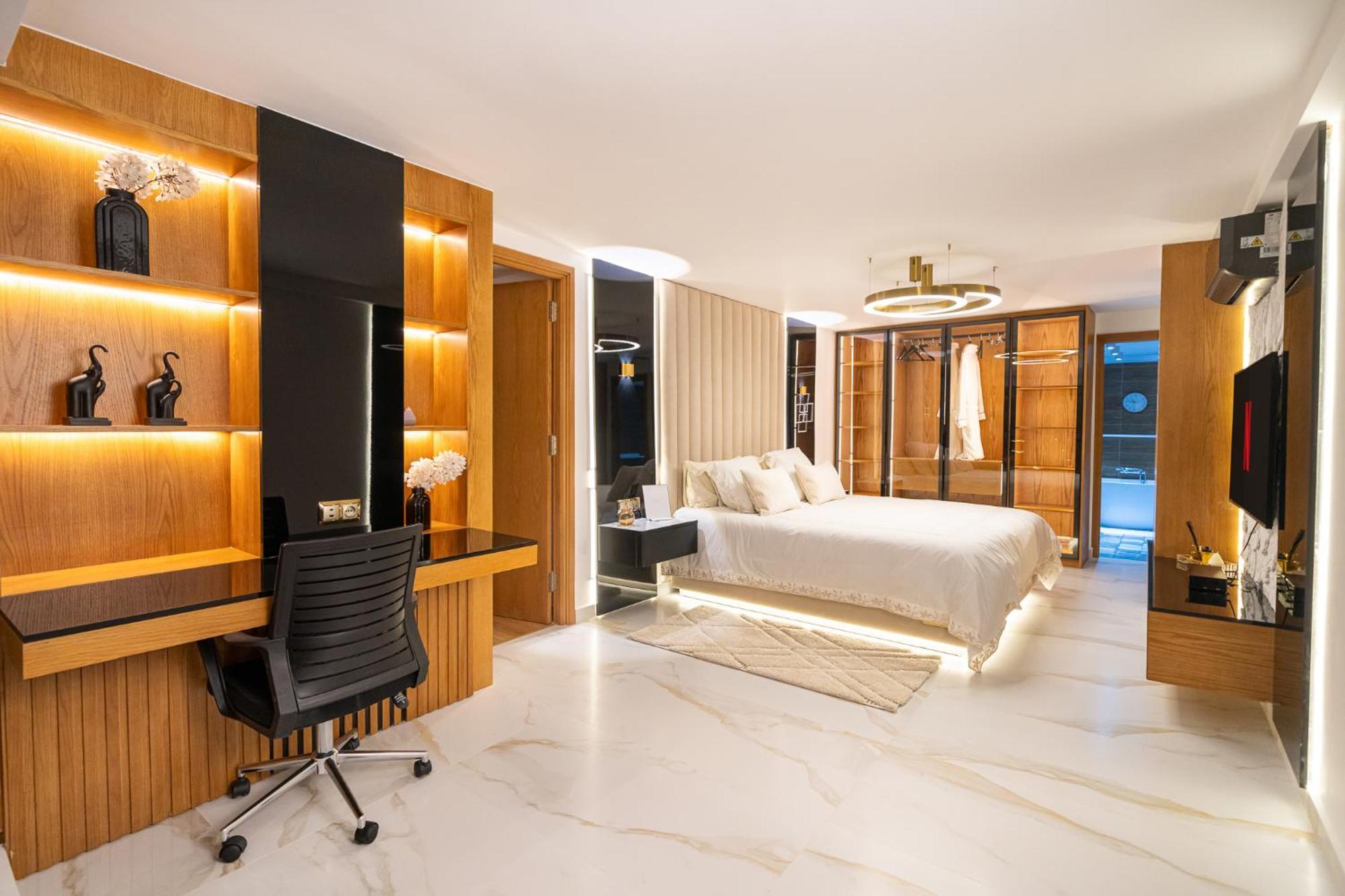 Ecrin Secret, Duplex Prestige, Proche Corniche & Medina, Piscine, Parking, Wifi, Iptv, Ac Apartment Tangier Exterior photo
