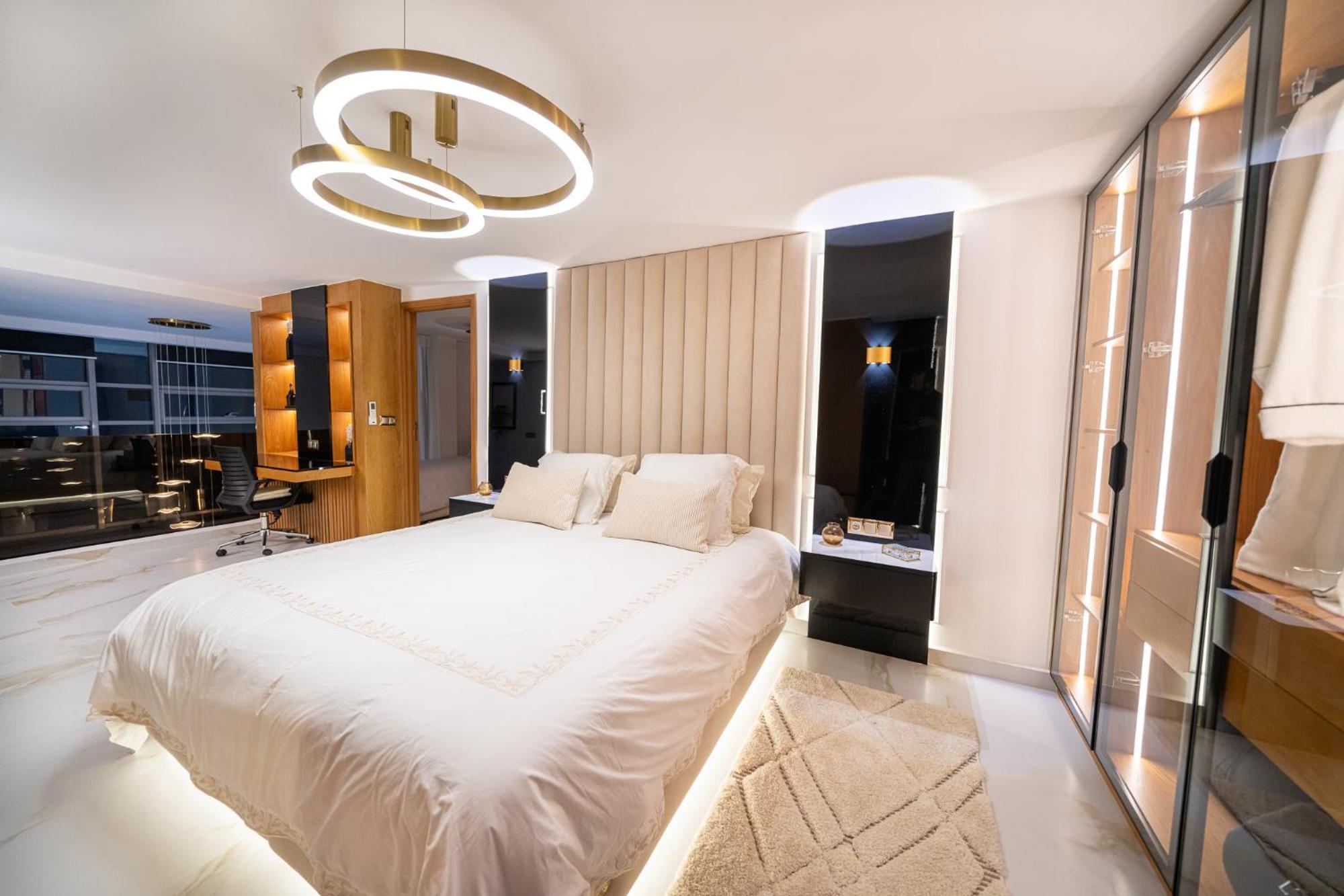 Ecrin Secret, Duplex Prestige, Proche Corniche & Medina, Piscine, Parking, Wifi, Iptv, Ac Apartment Tangier Exterior photo