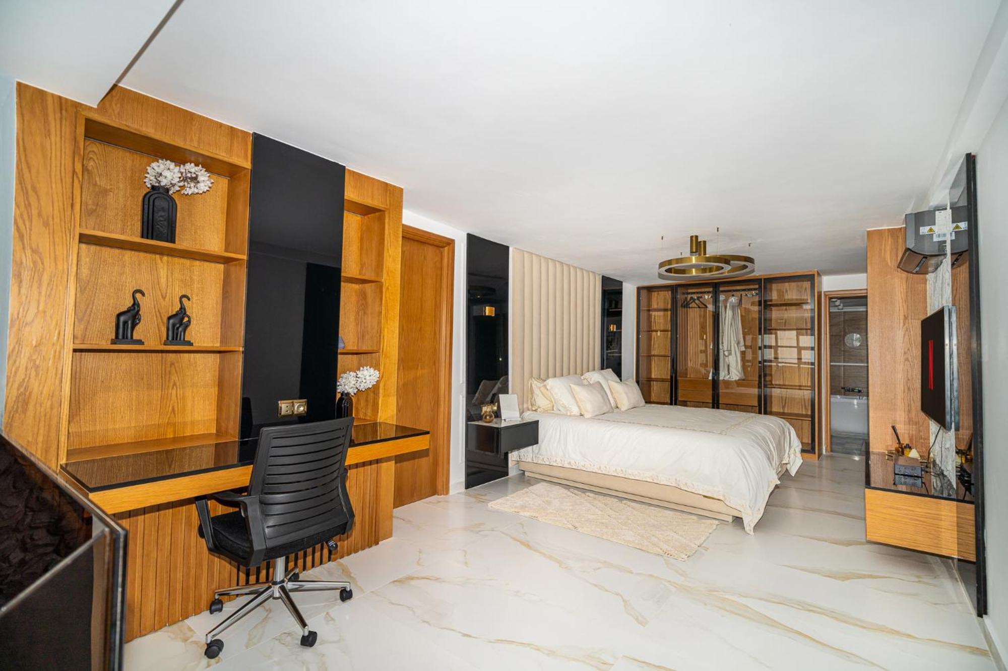 Ecrin Secret, Duplex Prestige, Proche Corniche & Medina, Piscine, Parking, Wifi, Iptv, Ac Apartment Tangier Exterior photo
