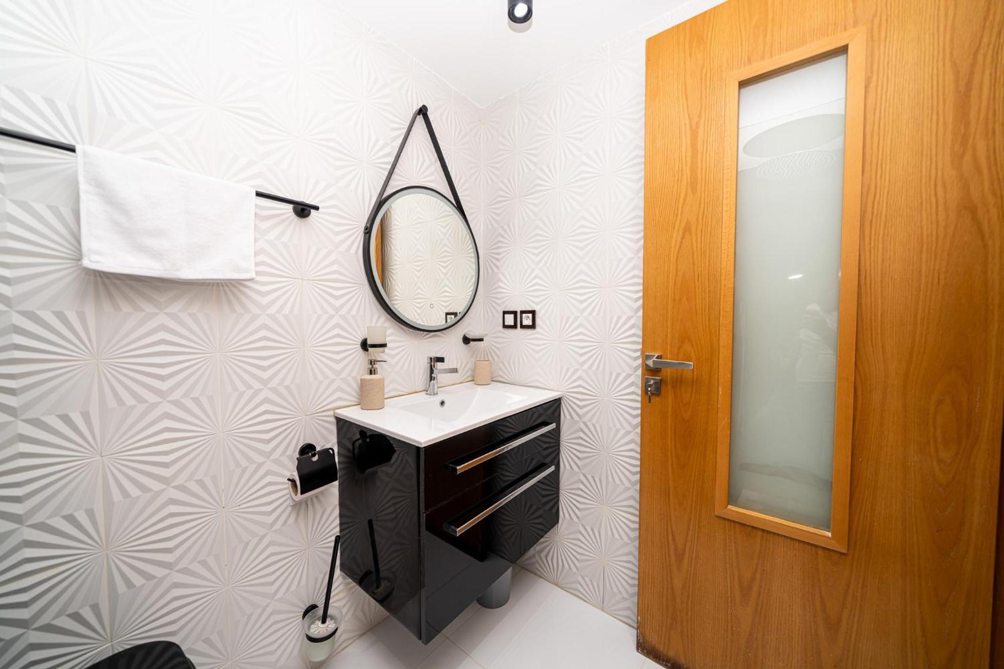 Ecrin Secret, Duplex Prestige, Proche Corniche & Medina, Piscine, Parking, Wifi, Iptv, Ac Apartment Tangier Exterior photo