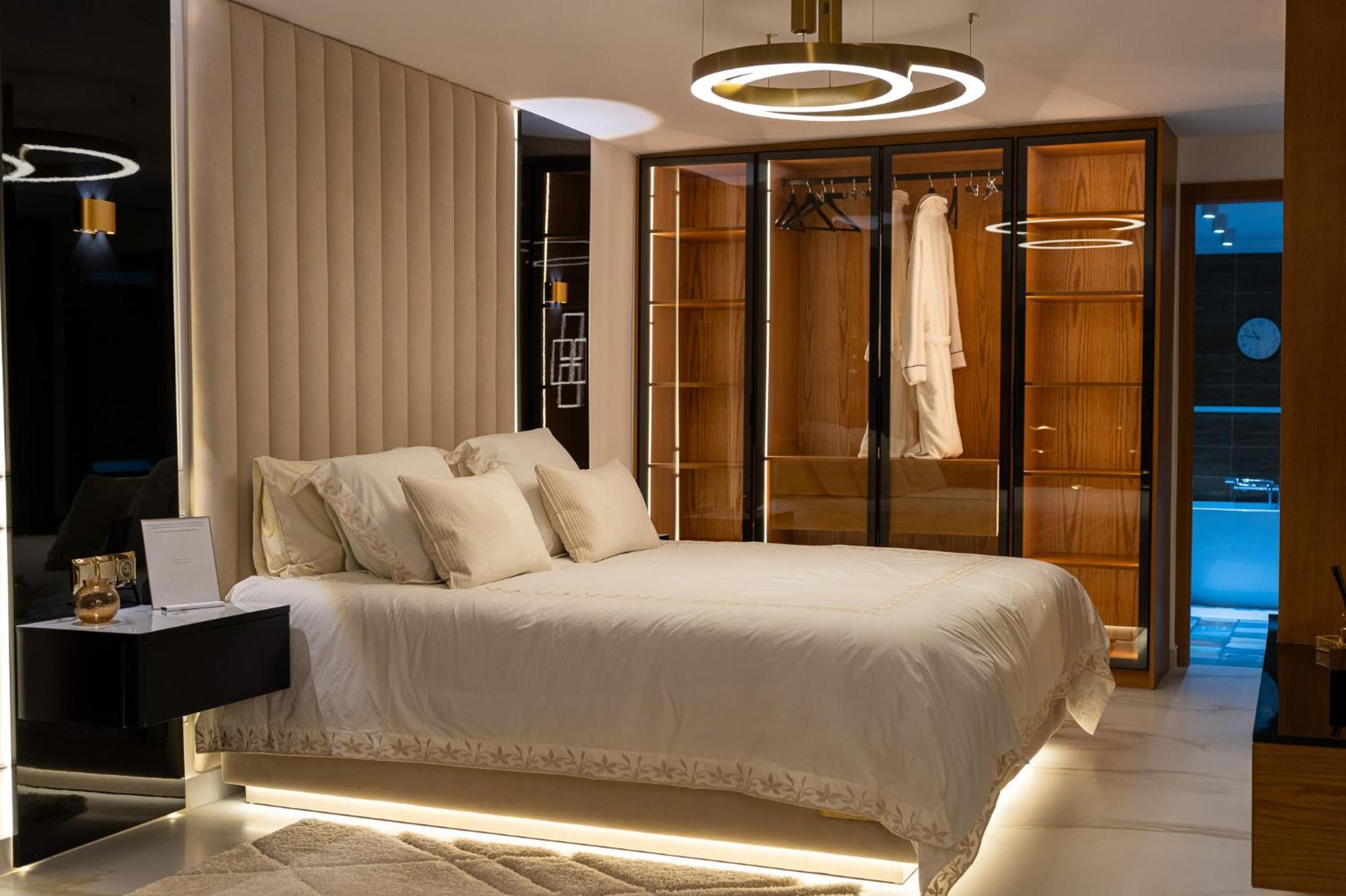 Ecrin Secret, Duplex Prestige, Proche Corniche & Medina, Piscine, Parking, Wifi, Iptv, Ac Apartment Tangier Exterior photo